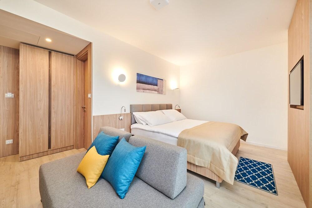 Garden Suites Umag Plava Laguna Esterno foto